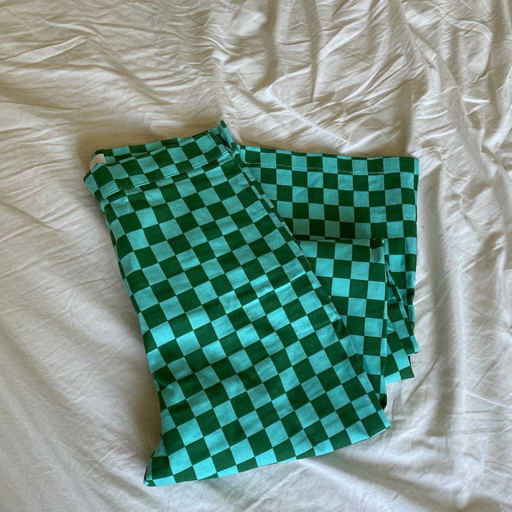 Verge girl green checkered pants